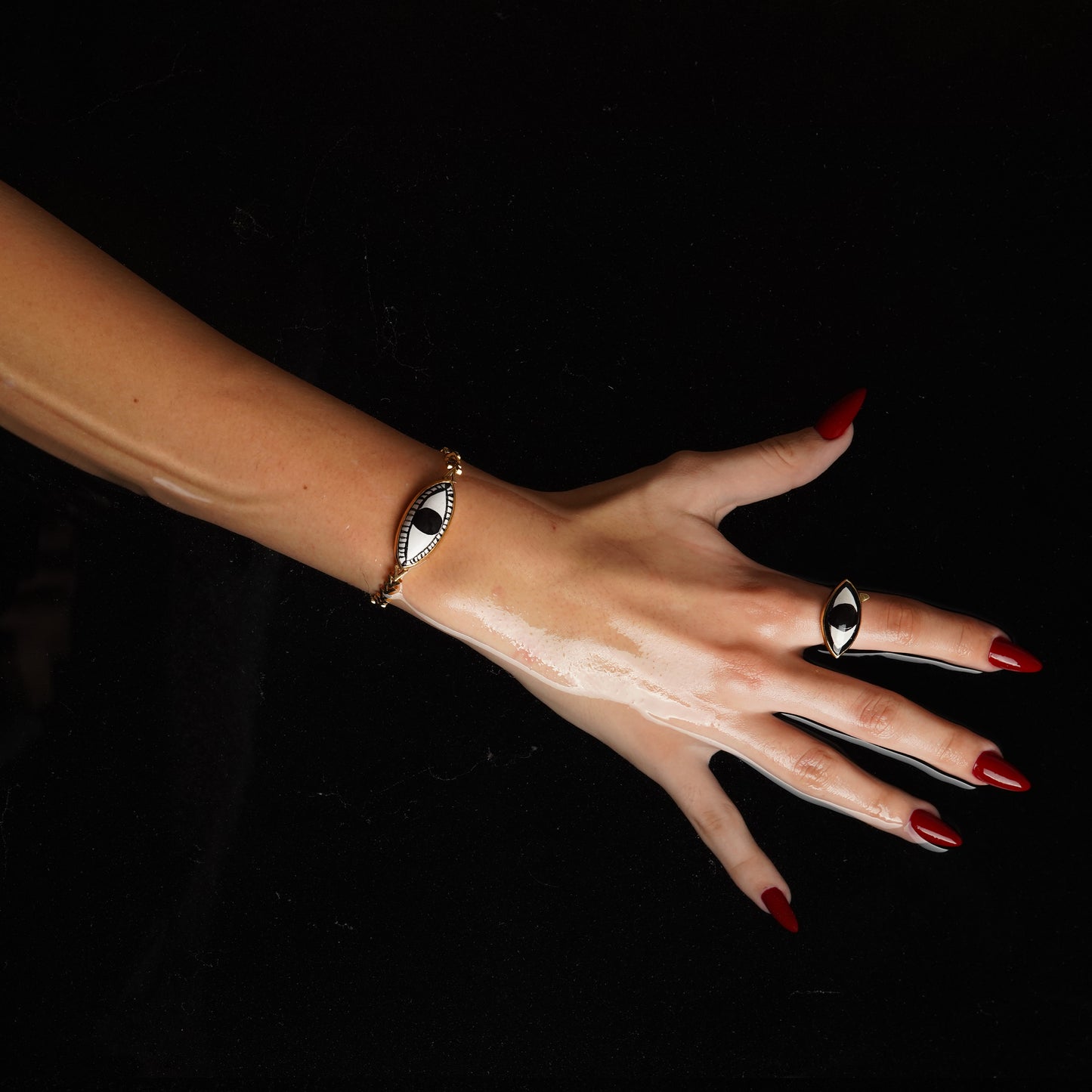 GRIECHISCHER AUGENRING – 18 Karat vergoldete Bronze mit portugiesischem Porzellan in Silber gefasst